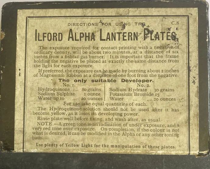Dix huit plaques Lantern Alpha Ilford, dans leur jus, vraiment superbe et à découvrir. Paysages, marines, portrait etc... Elles mesurent 6,5x9cm environ.                           18 Lantern Alpha Ilford plates, in their original state, truly superb and worth discovering. Landscapes, seascapes, portraits etc... They measure approximately 6.5x9cm.