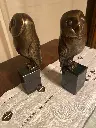 2 Statuettes en bronze Art déco, socle en marbre noir, DLG de, Charles Pompon.                                                                2 Art Deco bronze statuettes, black marble base, DLG de, Charles Pompon