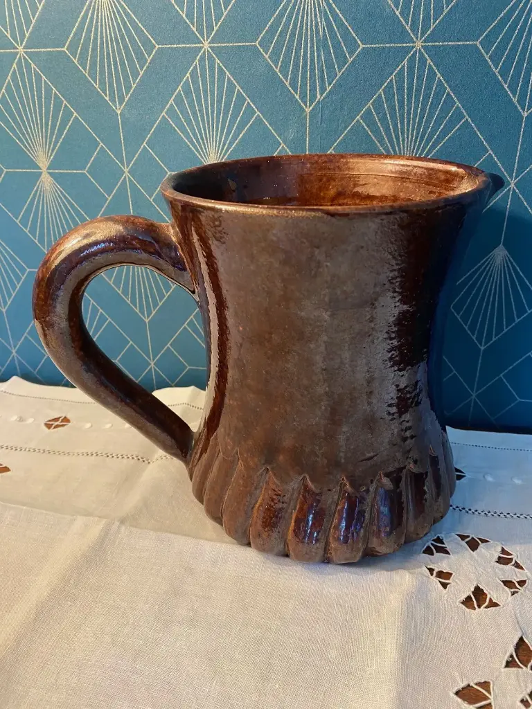 Pichet en céramique, pièce d'exception. Suzanne Ramié, pour les ateliers Madoura plein feu, 1950, Vallauris.                                      Ceramic pitcher, an exceptional piece. Suzanne Ramié, for the Madoura plein feu workshops, 1950, Vallauris.