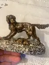 Statue animalière en bronze, chien de chasse XIX eme, signé Jules Moigniez.Bronze animal statue, hunting dog, 19th century, signed Jules Moigniez.