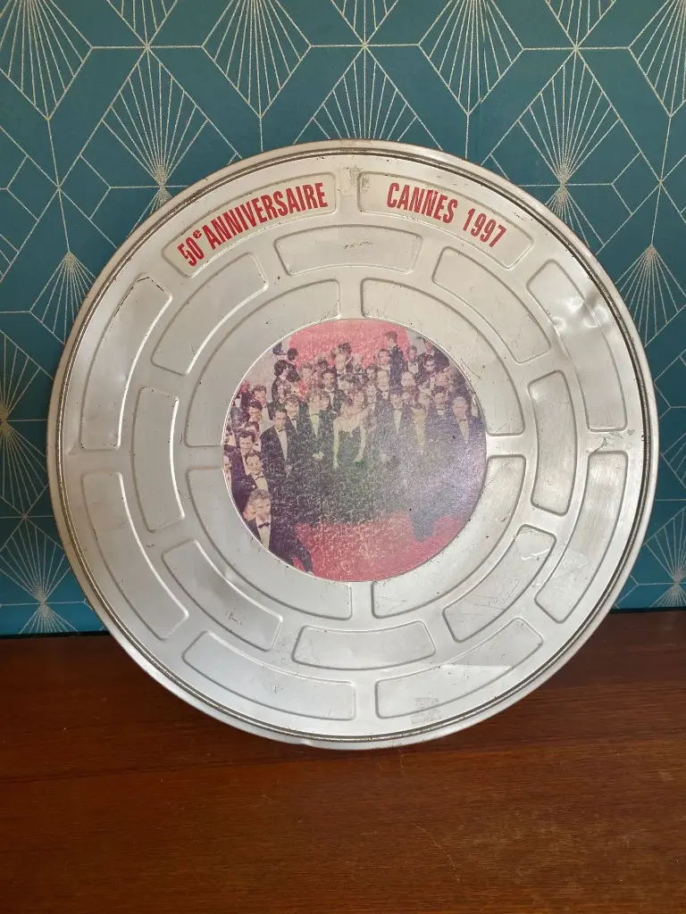 Cinéma, festival de Cannes, coffret 50ème anniversaire, livret, dvd, 49 photos.                                                  Cinema, Cannes Film Festival, 50th anniversary box set, booklet, DVD, 49 photos