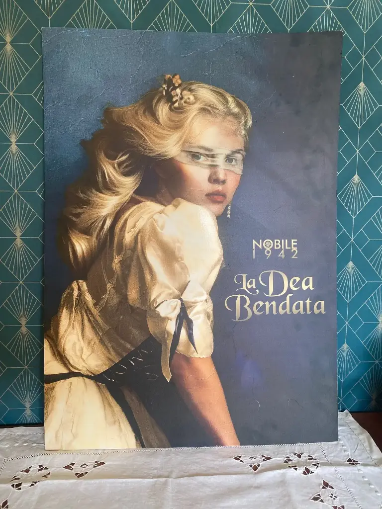 AFFICHE PUBLICITE PARFUM, ancienne, festival de Cannes, Nobile. Rare.                                                      Vintage perfume advertising poster, Cannes Film Festival, Nobile. Rare.