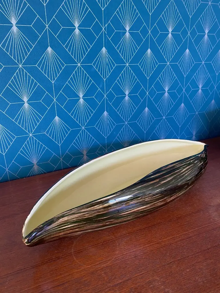 Céramique vintage St Clément, centre de table, forme Pirogue 51 cm, 1950/1960.                                            Vintage St Clément ceramic, centerpiece, Pirogue shape 51 cm, 1950/1960