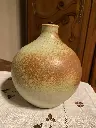 Pied de lampe vintage signé, forme boule , grès pyrite, poterie vintage de 1970.                                                      Vintage signed lamp base, ball shape, pyrite stoneware, vintage pottery from 1970.