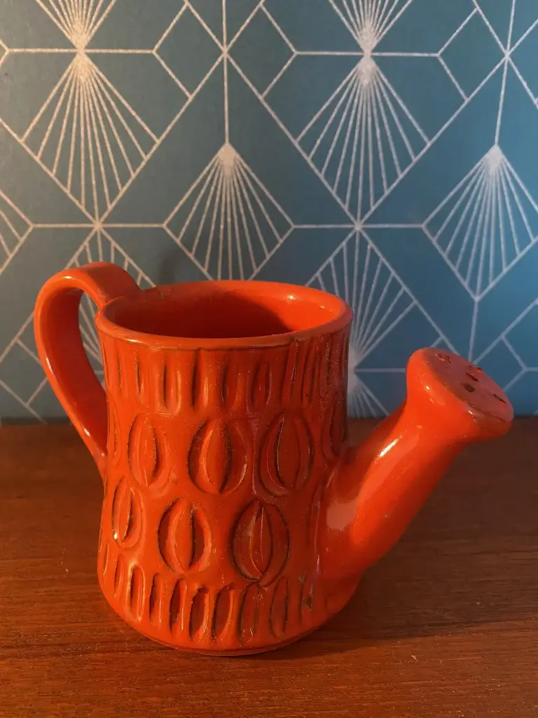 Ancienne verseuse en terre cuite émaillée, école Italienne Romacréa, 1960.                                                                 Antique glazed terracotta pitcher, from the Italian school Romacrea, 1960.