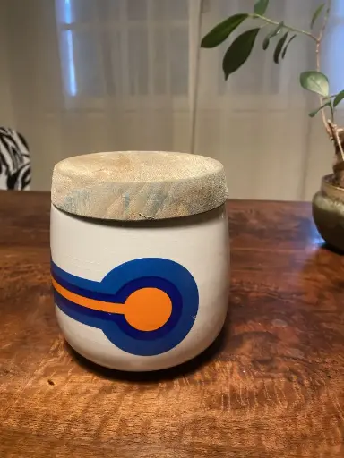 Pot céramique italienne vintage des années 70. Signée Pozzi.                                                                              Vintage italian ceramic pot from the 70s, signed by Pozzi..