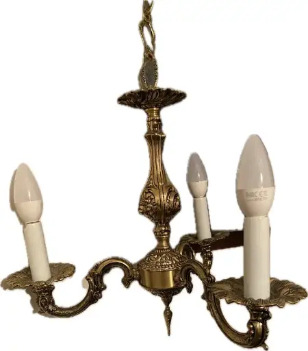 Lustre à 3 bras, époque XIXème, en bronze doré.                                                 Chandelier with 3 arms, 19th century, in gilded bronze.