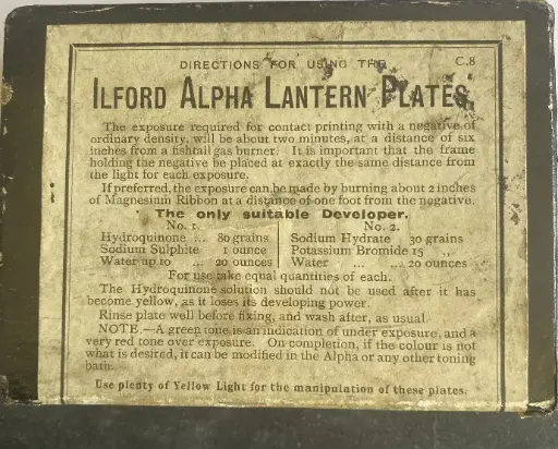 Dix huit plaques Lantern Alpha Ilford, dans leur jus, vraiment superbe et à découvrir. Paysages, marines, portrait etc... Elles mesurent 6,5x9cm environ.                           18 Lantern Alpha Ilford plates, in their original state, truly superb and worth discovering. Landscapes, seascapes, portraits etc... They measure approximately 6.5x9cm.