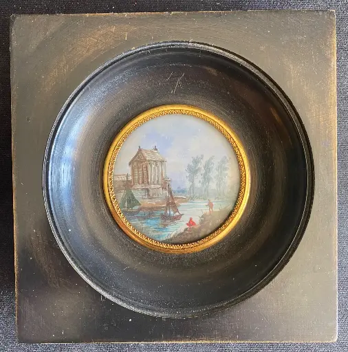 Miniature ancienne, au décor d'une rivière, cadre en bois noirci et contour en laiton. En bel état et finement peint.