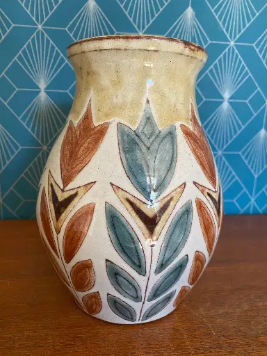 Vase vintage en céramique émaillée et cloisonnée, signé Malarmey. 1950.  Vintage enameled and cloisonné ceramic vase, signed Malarmey. 1950.